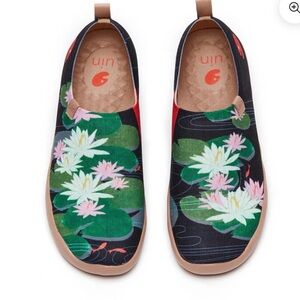 UIN Women's Floral Slip-On Sneakers - Black and Green